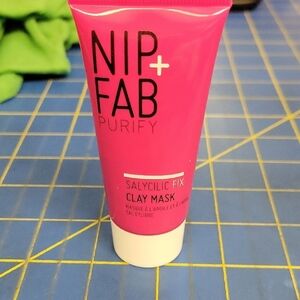 NIP+FAB Pink Clay Mask 0.67 oz Brand New Tube